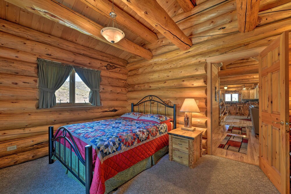 Miscellaneous Market Vacations - Exquisite Log Home With Lander Valley Views! - Property Image 5