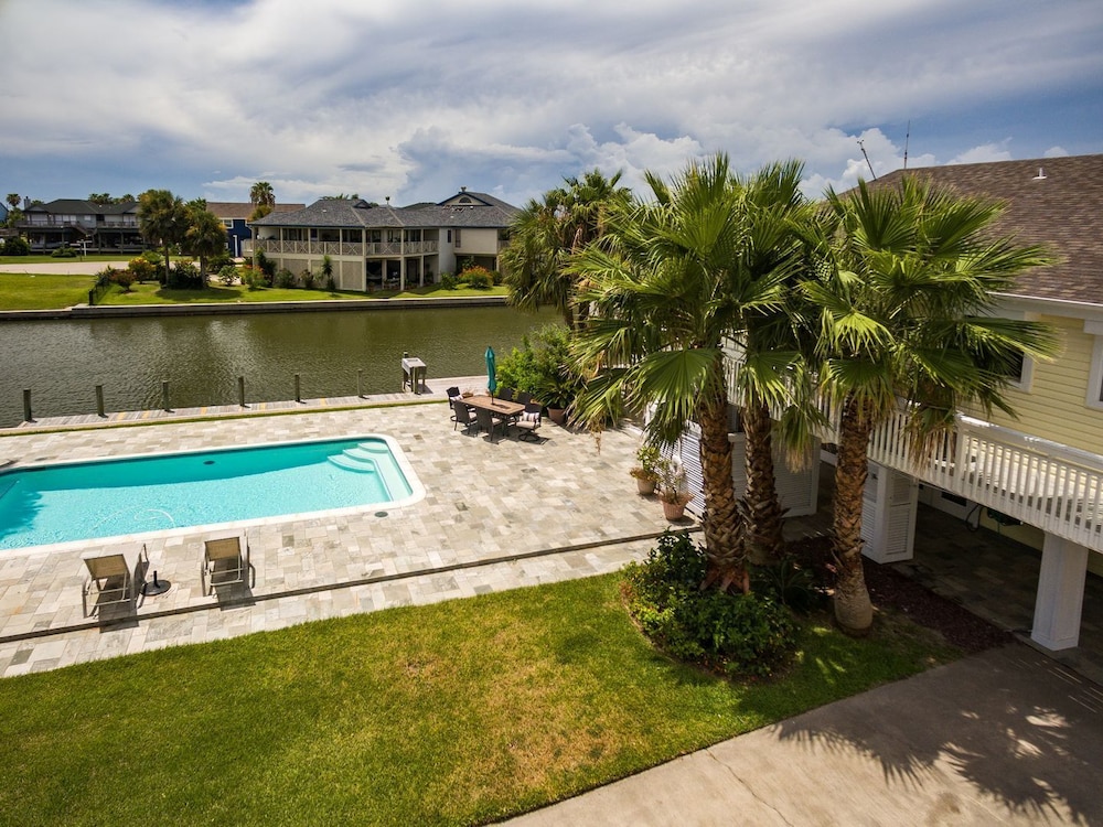 Luna Mar by Ryson Vacation Rentals