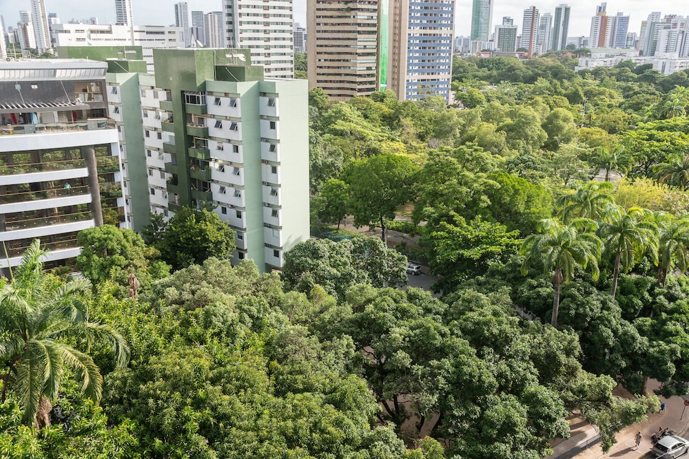 Ótimo Flat Bairro da Jaqueira Recife até 3 pessoas O Coração Verde da Cidade PBO902