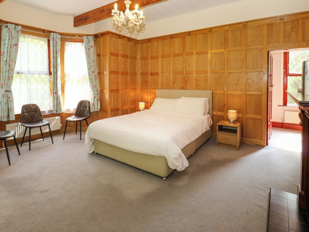 Highwood Lodge
