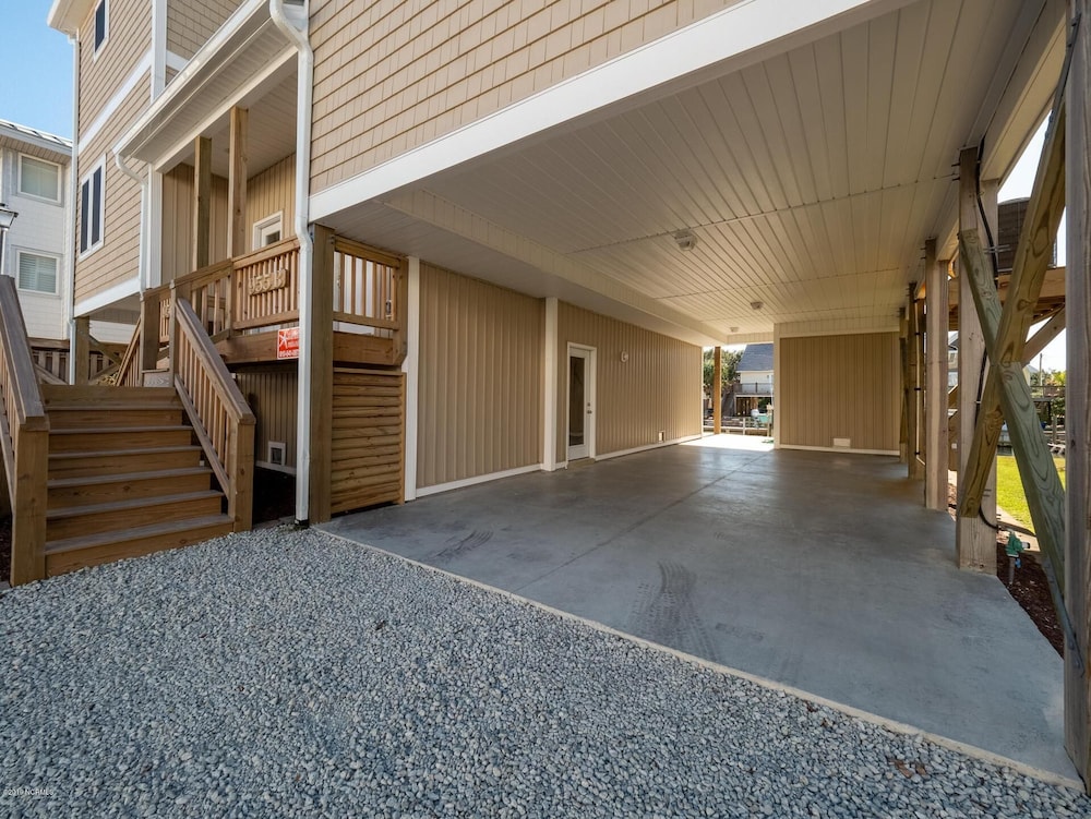 Queens Grant by Topsail Realty