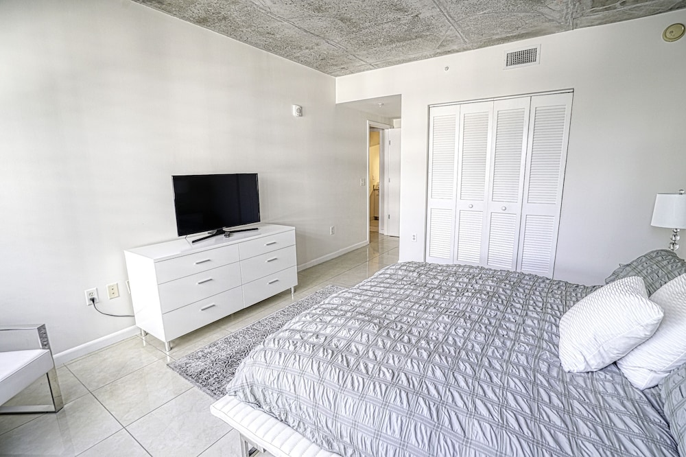 Prime Midtown Miami Condo