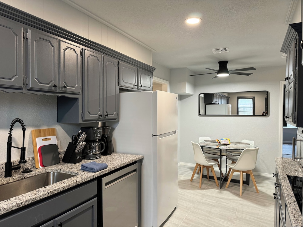 7BR Comfort Haven For 16 I Next to Tinker I EC