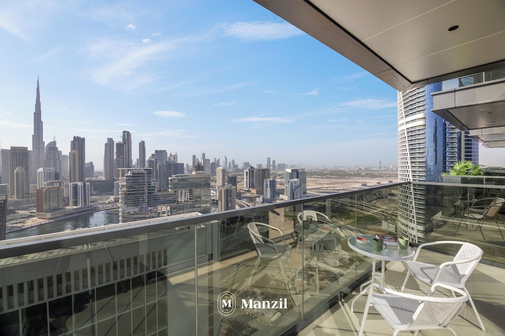 Manzil-1BR Apartment with Burj View
