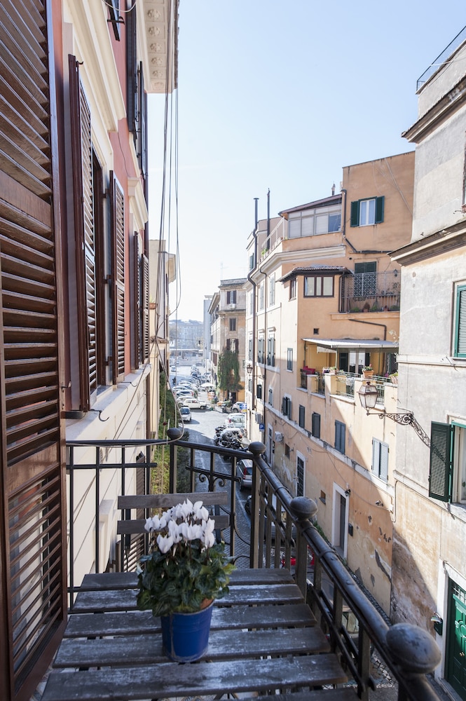 Flatinrome Trastevere