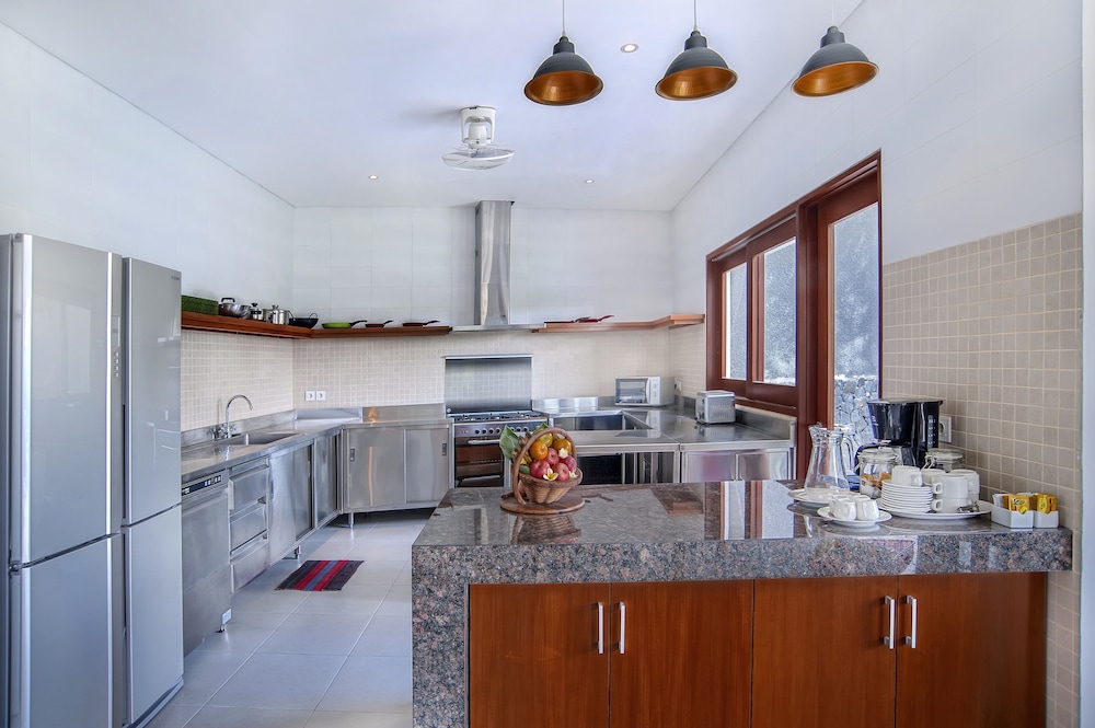 Villa Yenian by Villa Finder