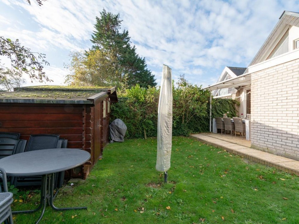 Attractive Holiday Home Near Beach