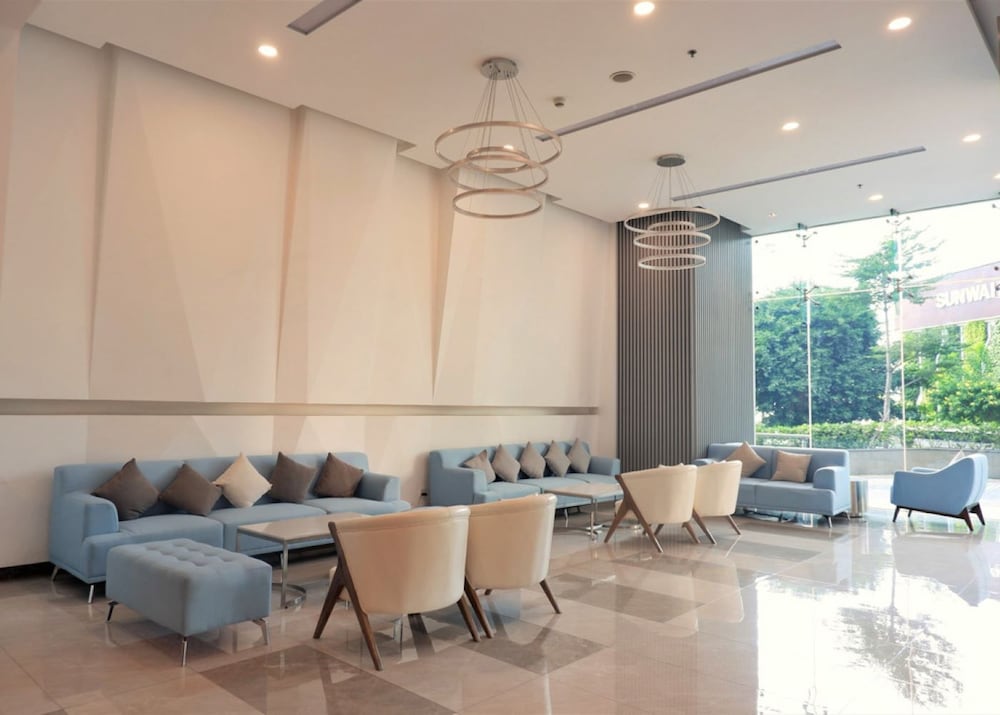 Skyway White & Silver Riverside Resident - Binh Thanh, HCM