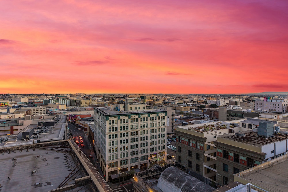 Oneluxstay At HWH LA Downtown - Image 5