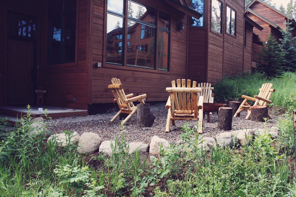 Four Pines Retreat