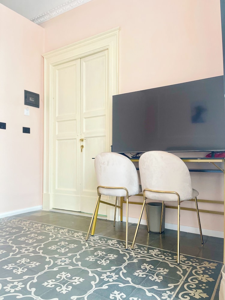 Flame B&B - Elegant Rooms