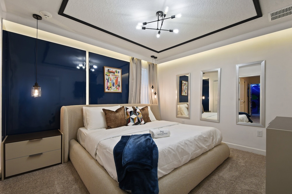Epic Family Getaway: Themed Villa Near Disney !