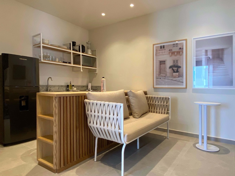 w Pristine 2BR w Lovely Terrace in CTG