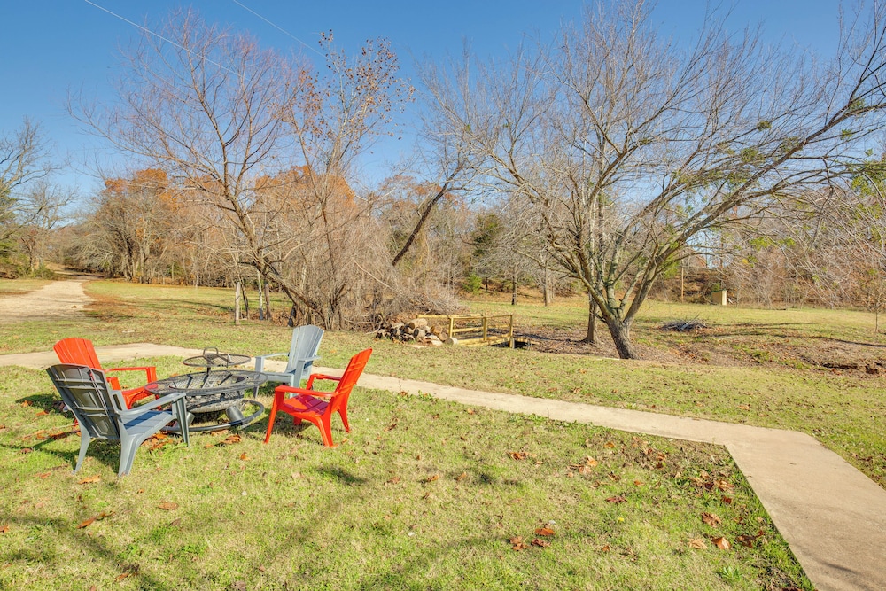 Private Lake On-site: Secluded Retreat in Grant!
