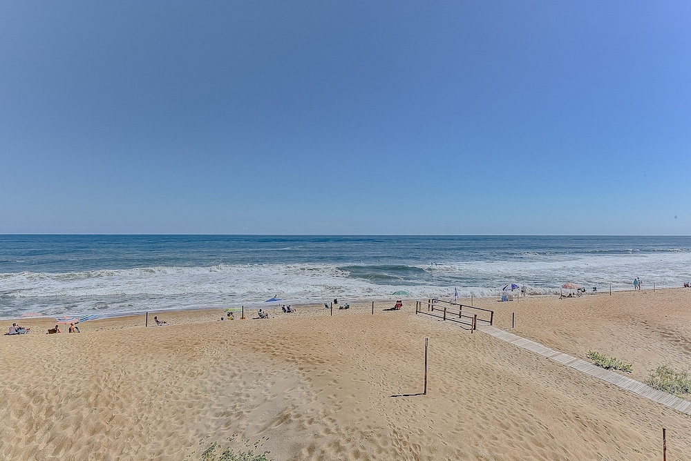 Lighthouse View Oceanfront Lodging