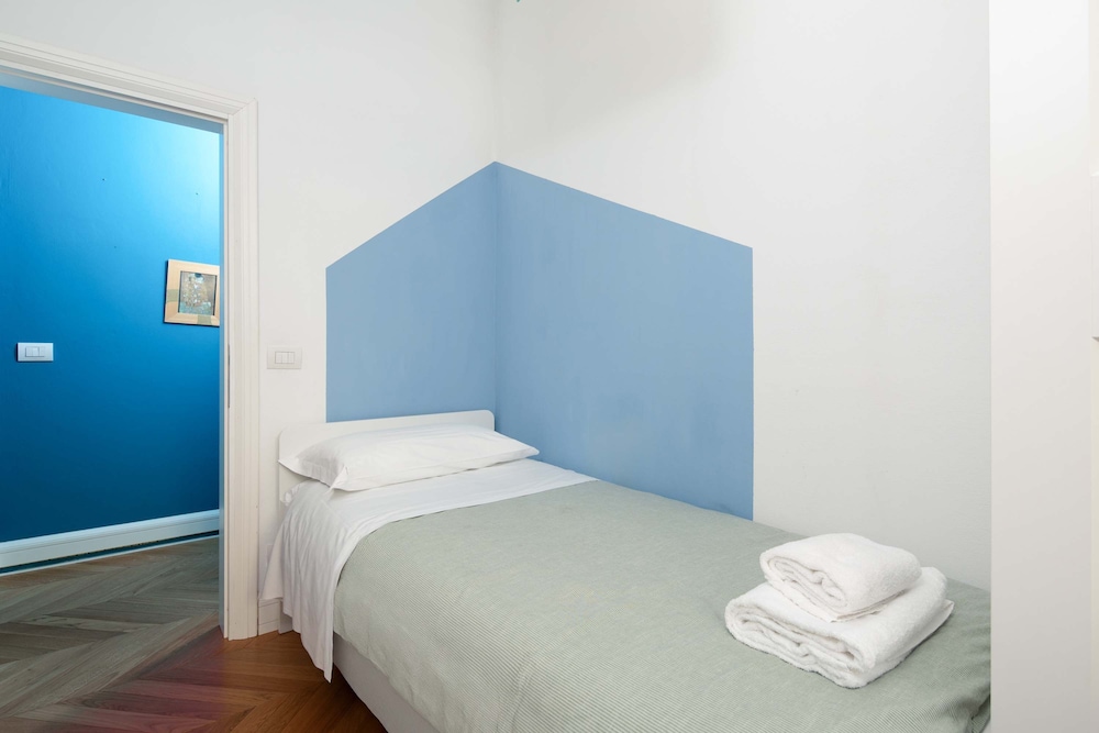 Modern 2BR Apartment in Historic Florence