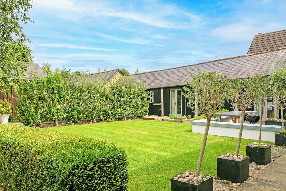 Stunning 4BD Family Home Near Banbury