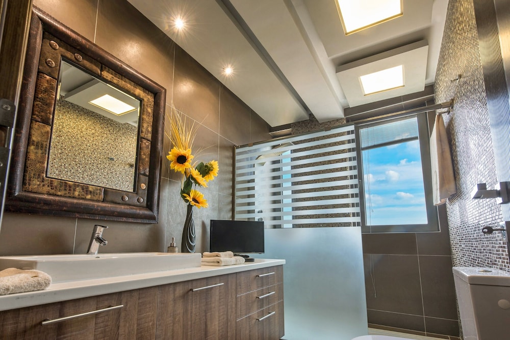 Artemis beachfront Villa