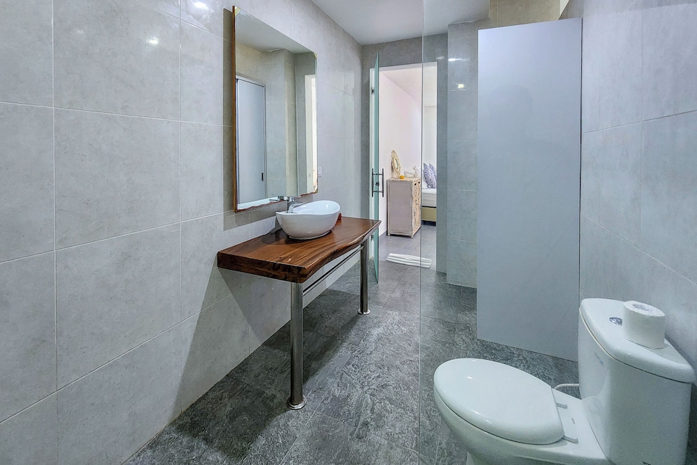 Emilia Apartment Seminyak by Nagisa Bali