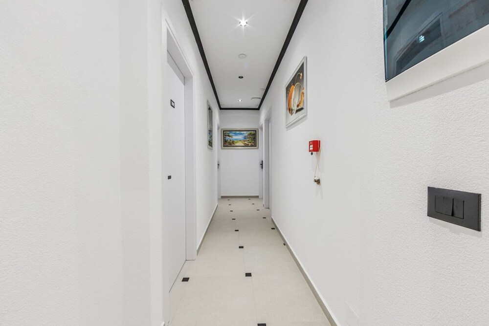 Bliss Triple Room in Gjirokast r