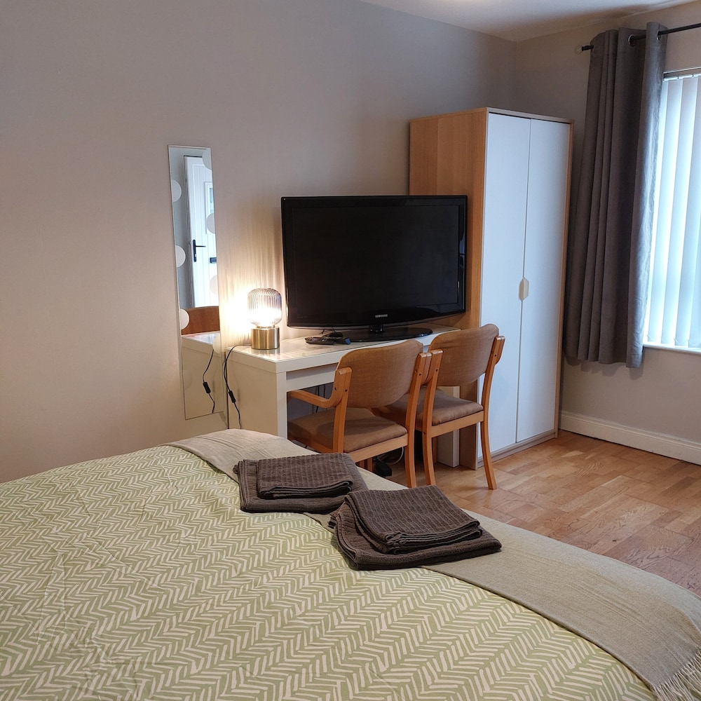Lawnbrook Town Guest House view 4