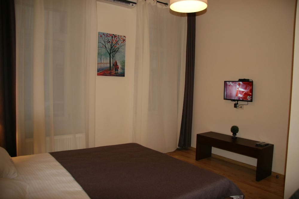 Midtown Hostel