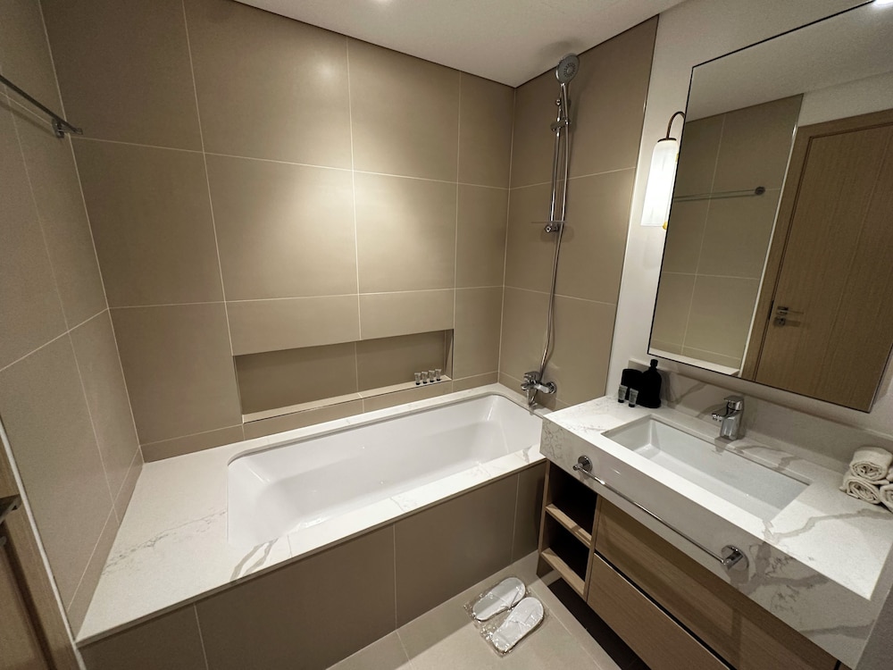Wonderful Apartments in Icon Bay