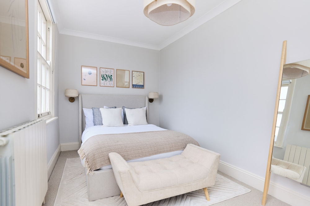 Regent's Park Mews