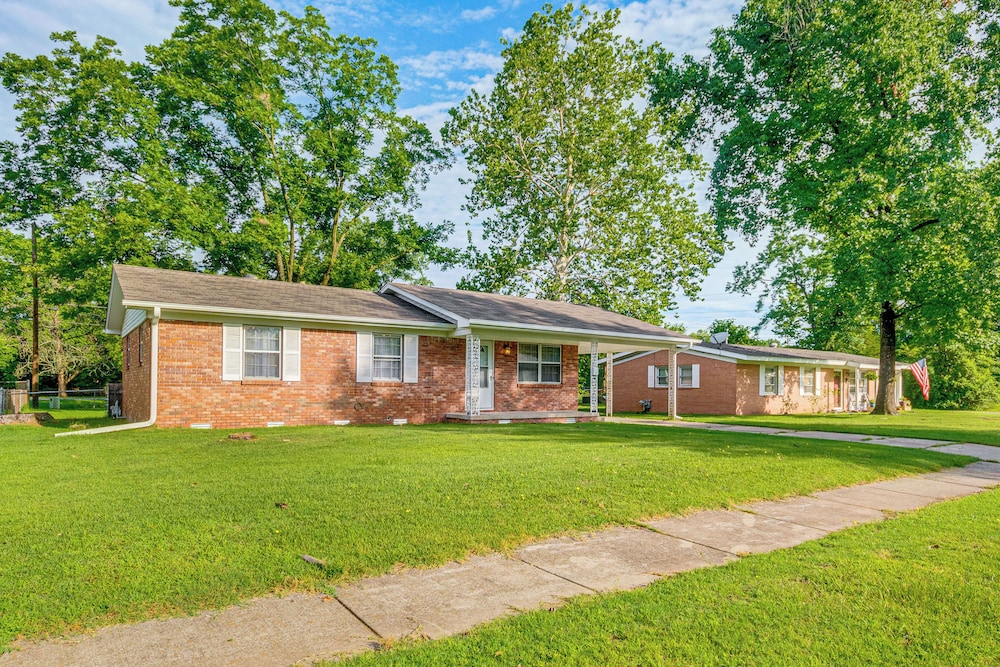 Fish, Hike & Relax: North Little Rock Gem w/ Yard