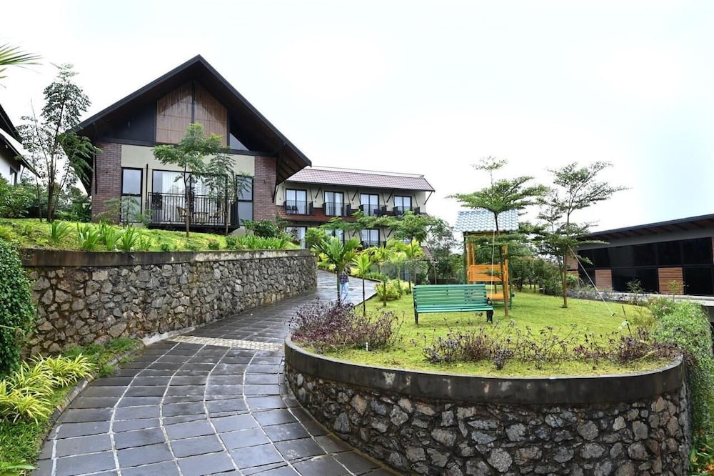 Manjoora Saddles Resorts & Spa