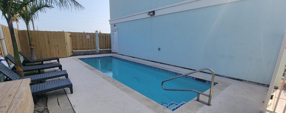 Villas De Laguna 4 3 Bedroom Townhouse