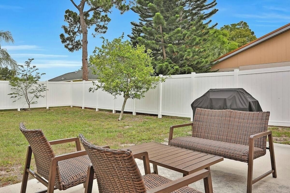 Renovated 3BR Dog Friendly Pond View W/D