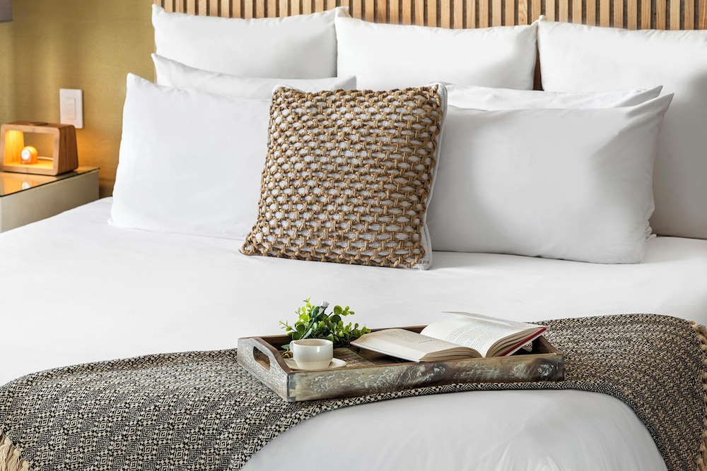 W South Beach Private Luxury Suites