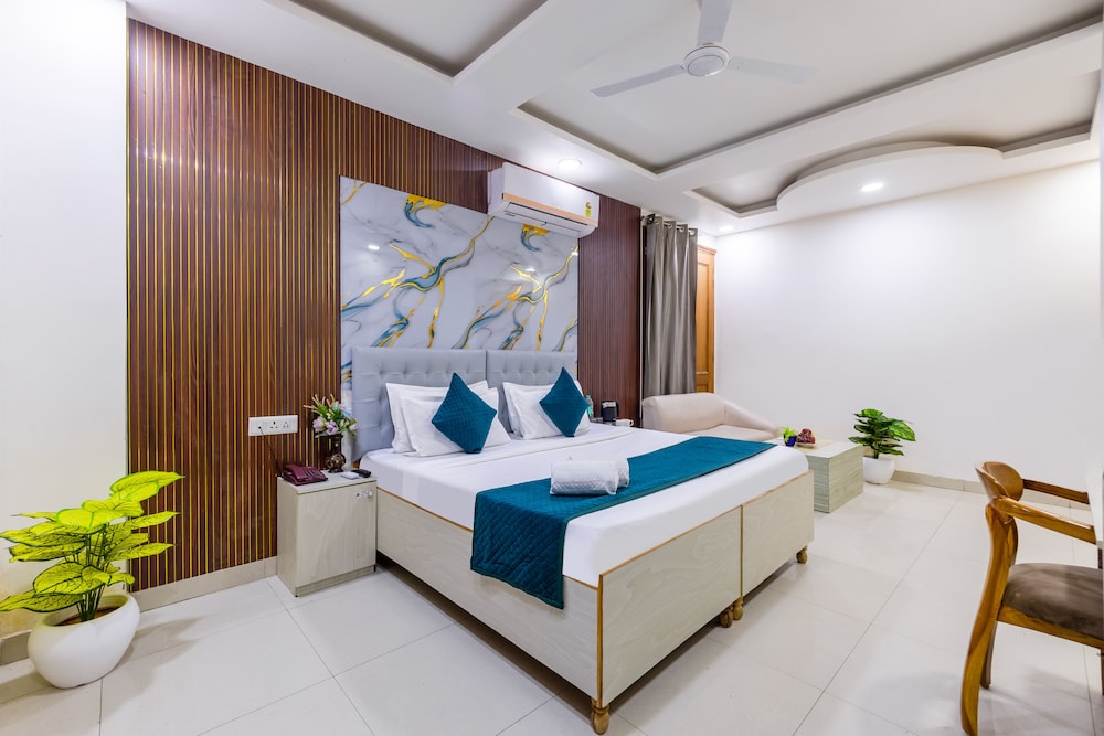 Hotel Admire Expressway BY ASPL