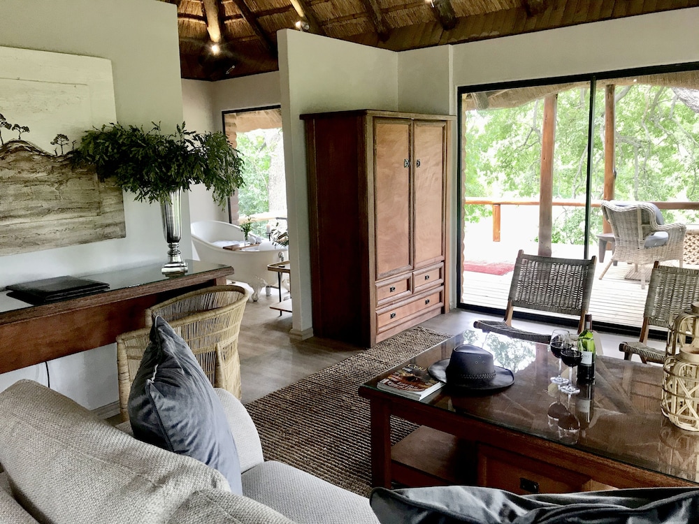 Karongwe - River Safari Lodge
