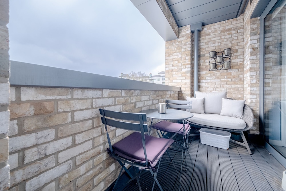 Light & Spacious 1bedroom Flat With Balcony - Mile End