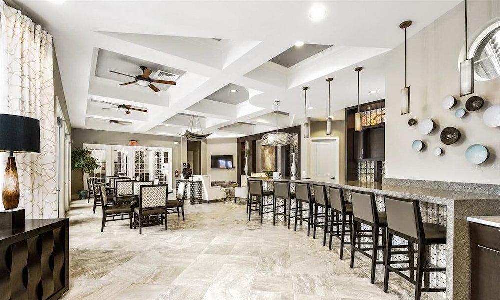 4606 TD - 5BR Townhome Marvel: Private Pool
