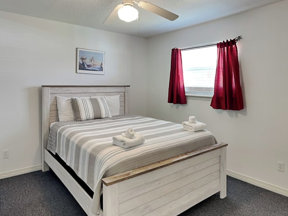Casa de Reyes by Ryson Vacation Rentals