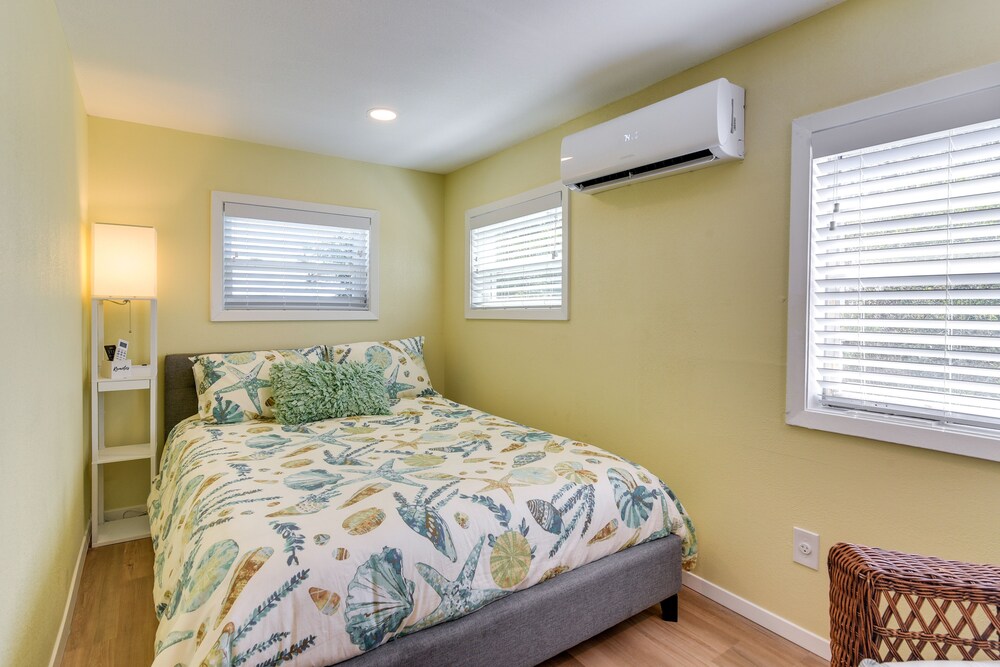 Pet-friendly Freeport Vacation Rental w/ Deck!