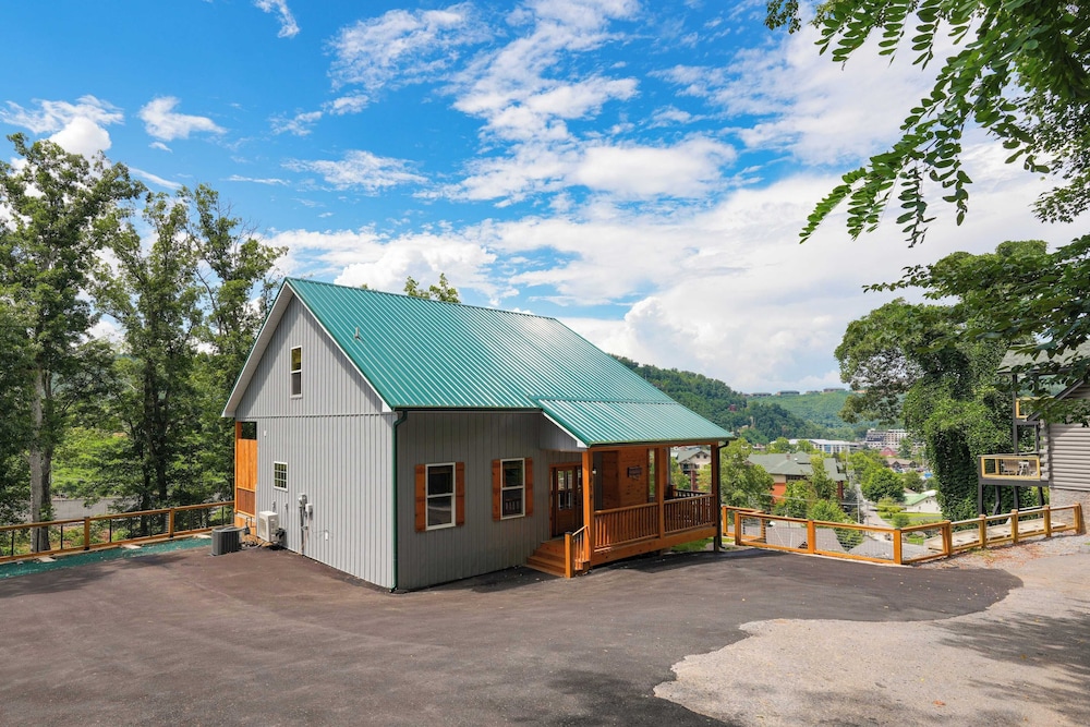Hot Tub, Game Room & Views Near Downtown Gatlinburg Perfect Too by Avantstay