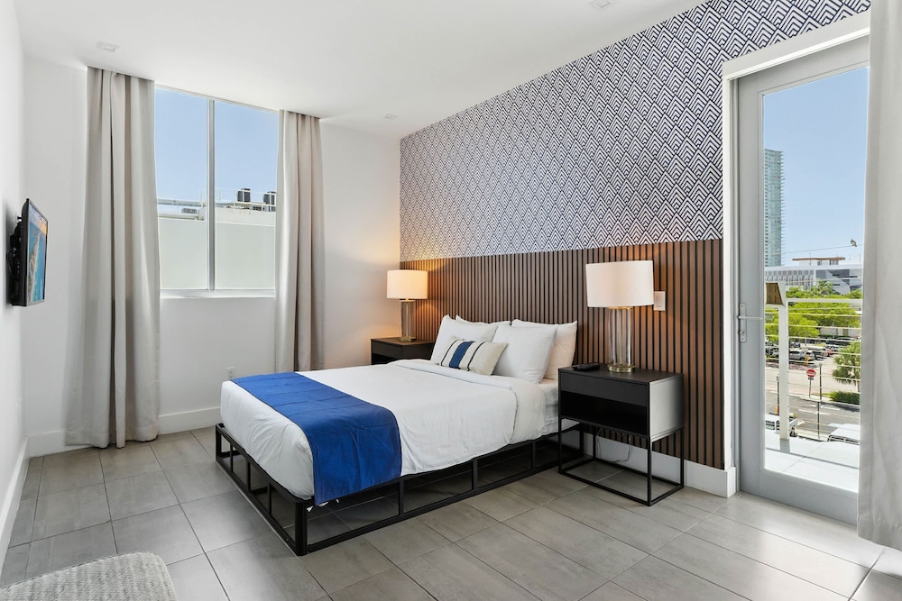 South Beach Stylish 2BR Retreat