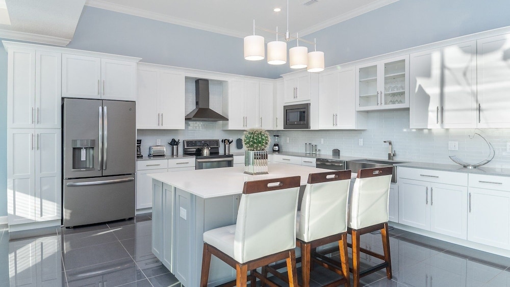 Storey Lake Resort 4 Bedroom Condo w Balcony and Amenities 4 Condo