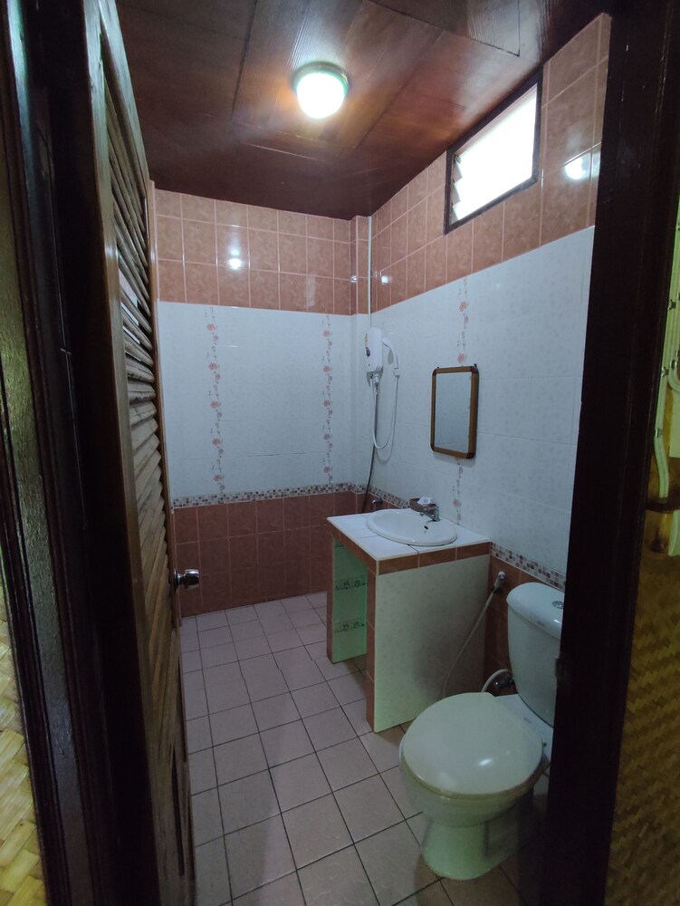 Baansuanlynjee Maeklong Resort
