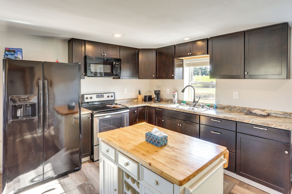 Golf Course Views: Oakland City Retreat