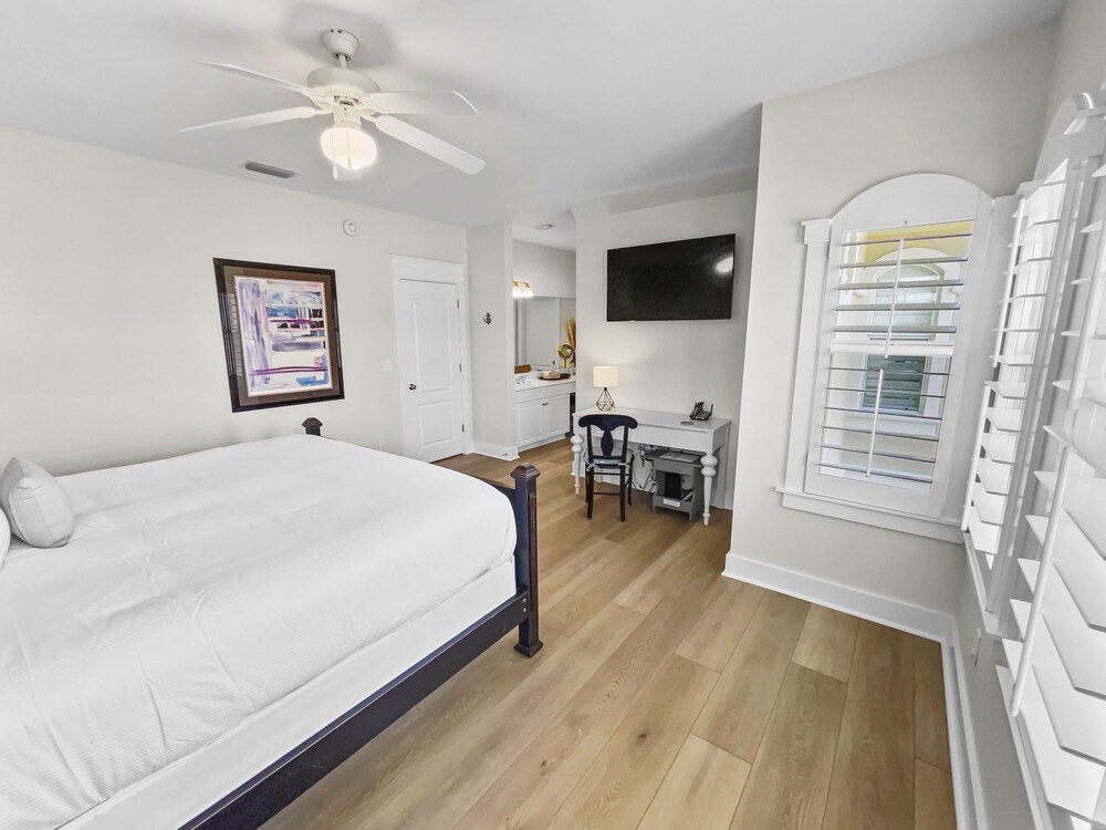 Sea-crested 3 Bedroom Condo by RedAwning view 4