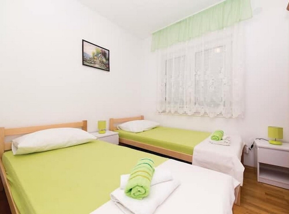 Kastel Luksic Scenic Villa With Pool