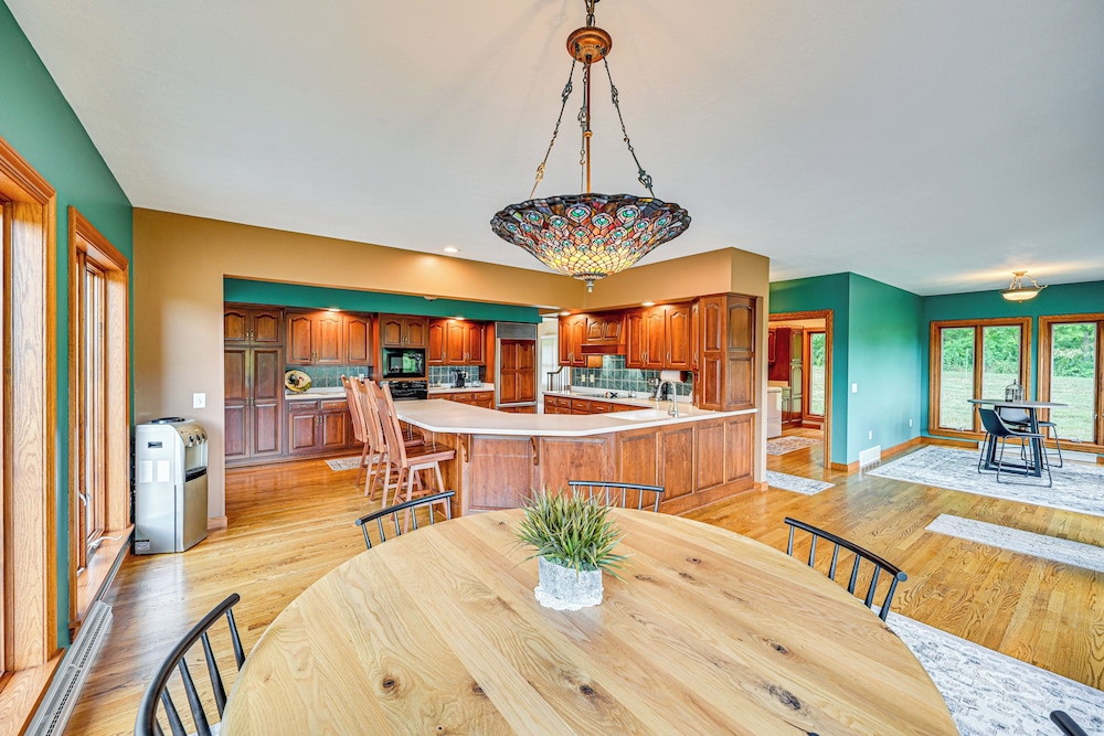 Rural & Private Dover Retreat: Close to Wineries!