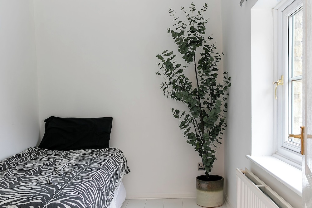 Stunning 3BD Oxfordshire Home in Enstone view 2
