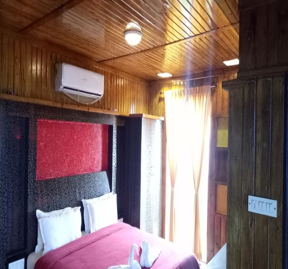 Green woods Resort
