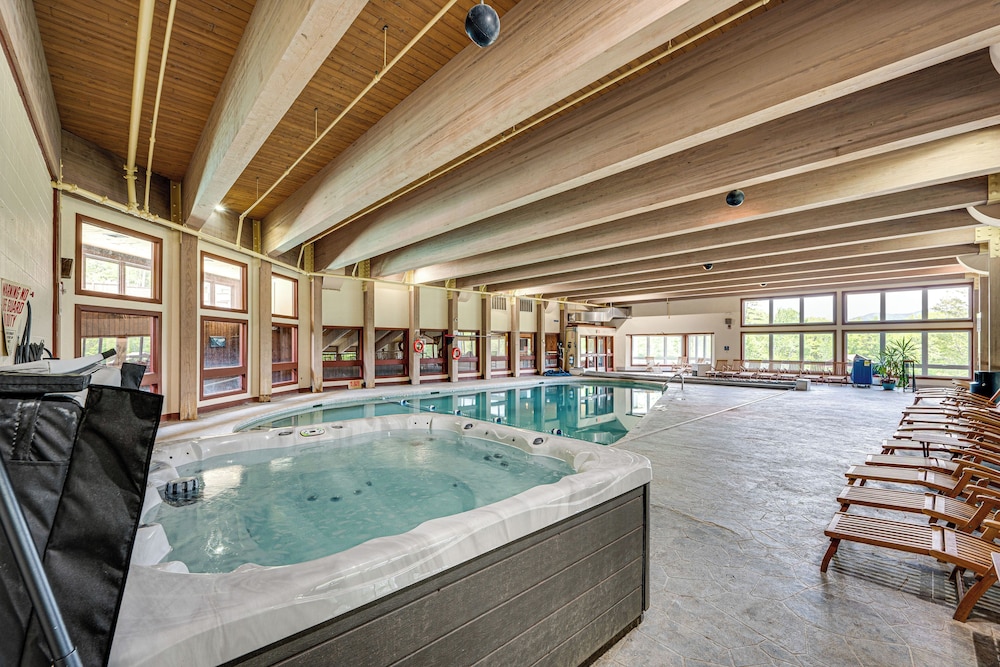 Winter Fun! Resort Condo 1/2 Mi to Campton Mtn